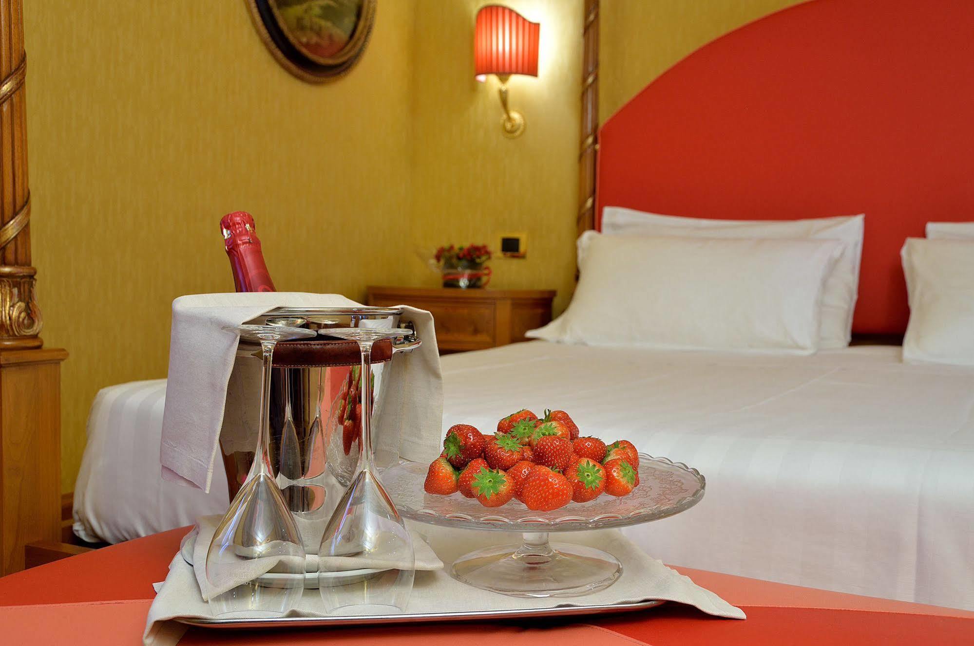 Hotel Homs Ρώμη Εξωτερικό φωτογραφία